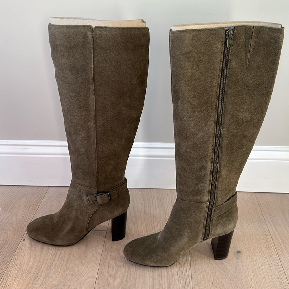 NWOT Bandolino Olive Suede Boots